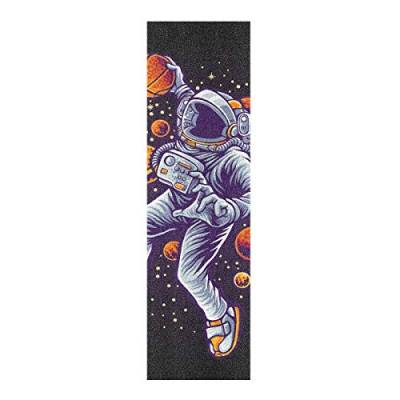 BEUSS Weltraum-Astronauten Basketball Muster Skateboard Griptape rutschfest Selbstklebend Longboard Griptapes Aufkleber Griffband(84 * 23cm 1pcs) von BEUSS