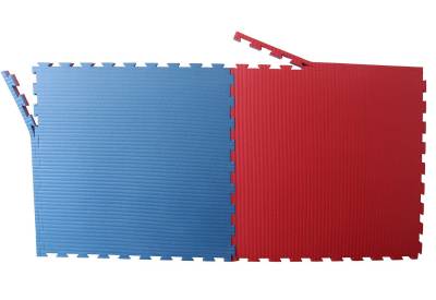 ELLUG Kampfsportmatte 5er Set Sportmatte 4cm mit Randstücken Rot-Blau 1mx1m Härtegrad: 50-55, wasserdicht, wärmeisolierend, feuchtigkeitsabweisend, erweiterbar von ELLUG