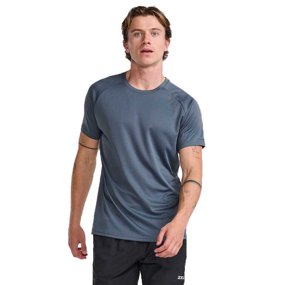 2xu Aero Short Sleeve T-shirt Blau S Mann von 2xu