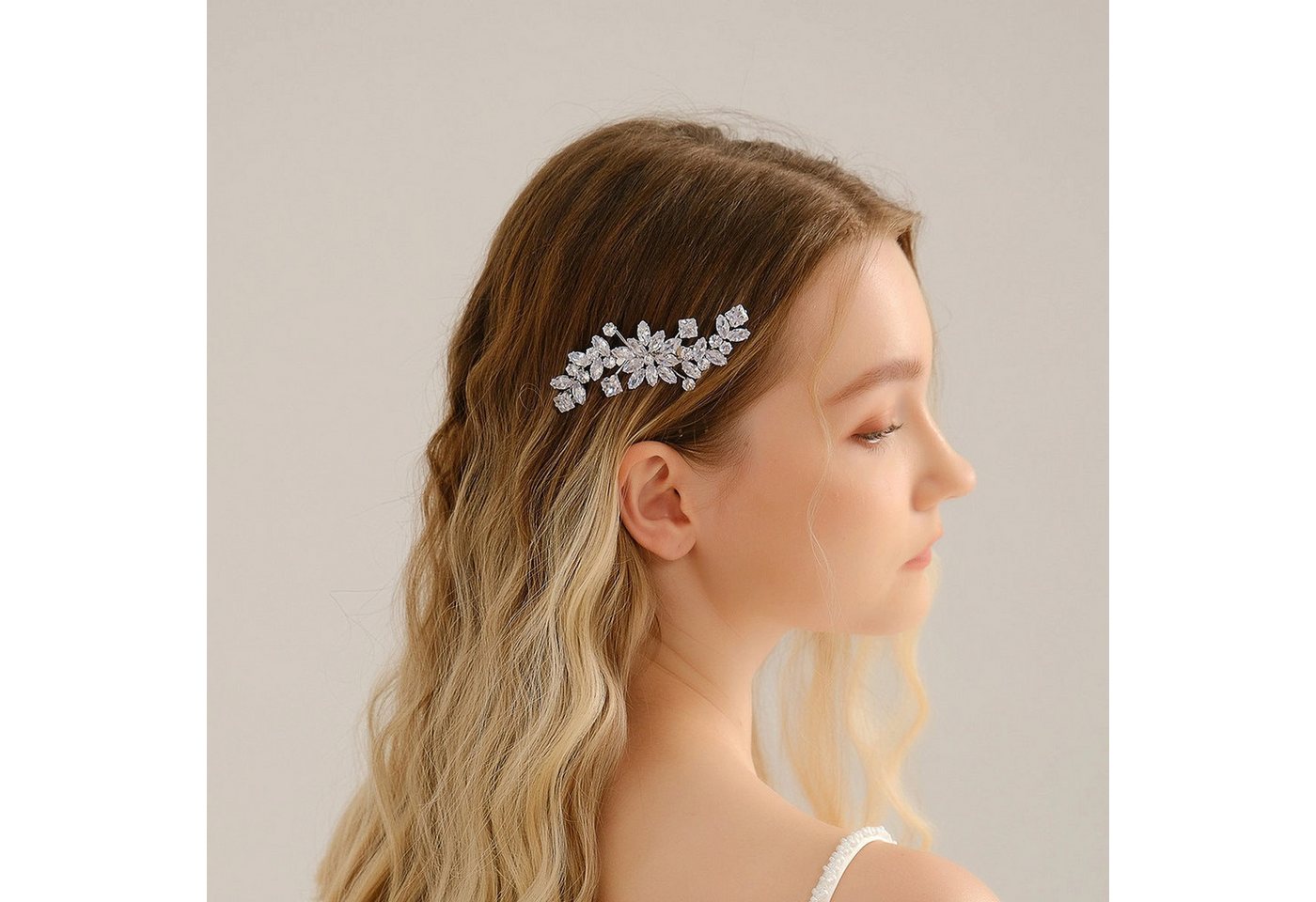 AUKUU Diadem Braut Braut Haarschmuck Hochzeitskleid Kopfbedeckung vielseitig, leicht luxuriös handgefertigt weißer Lotus Kristall Zirkon von AUKUU