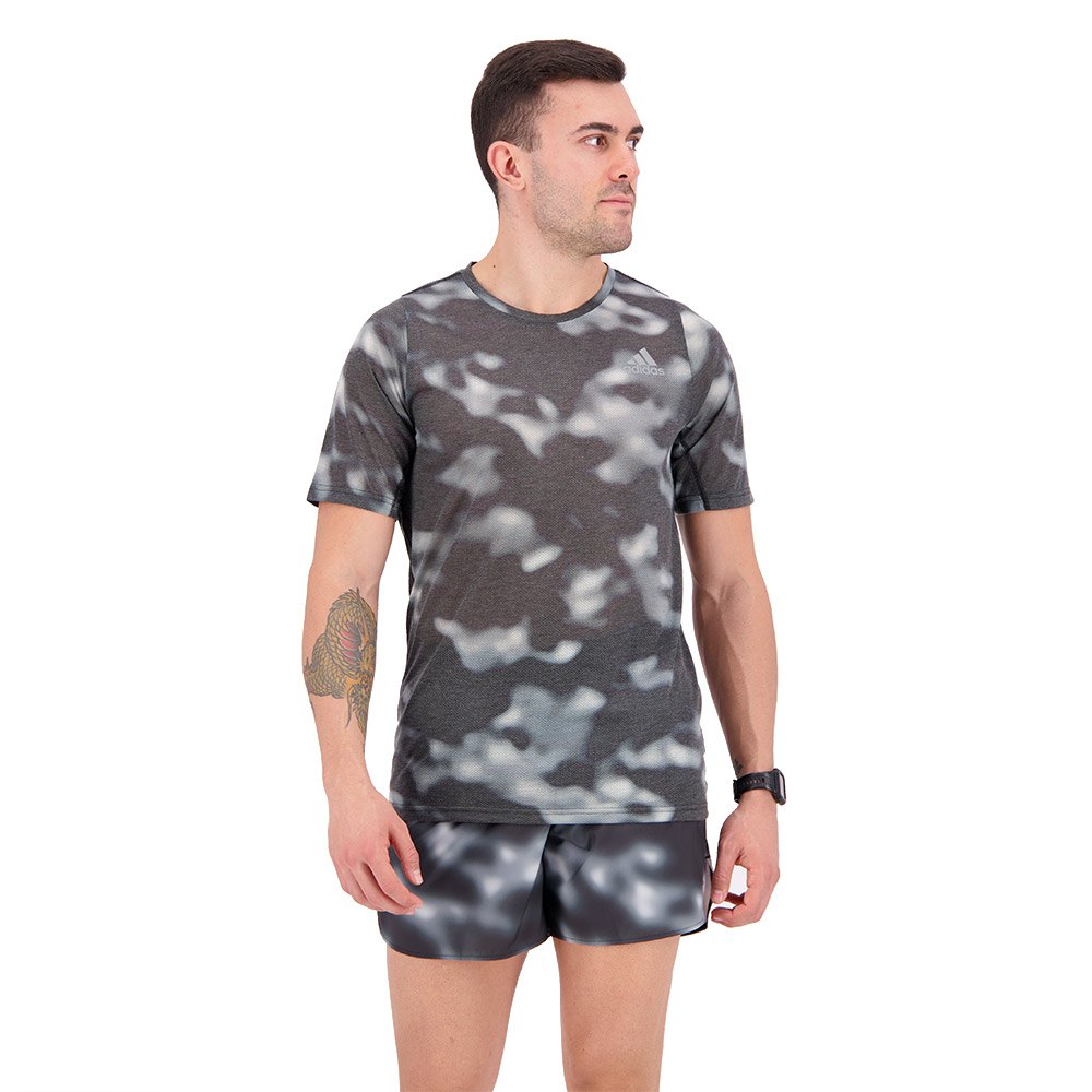 Adidas Run Icons Aop Short Sleeve T-shirt Mehrfarbig M Mann Adidas Run Icons Aop Short Sleeve T-shirt Mehrfarbig M Mann von Adidas