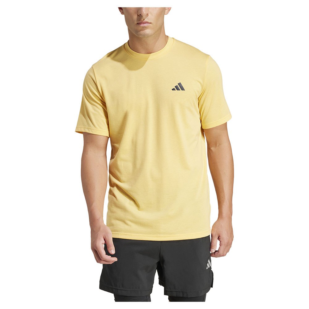 Adidas Train Essentials Comfort Short Sleeve T-shirt Gelb S / Regular Mann von Adidas