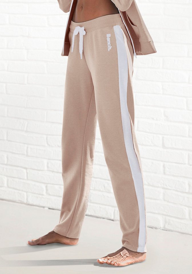 Bench. Loungewear Loungehose mit Seitenstreifen und geradem Bein, Loungeanzug von Bench. Loungewear