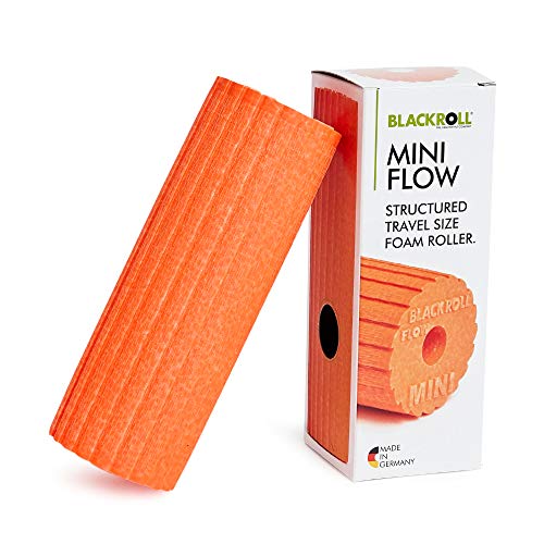 BLACKROLL® MINI FLOW Faszienrolle (15 x 5 cm), kleine Fitness-Rolle mit geriffelter Oberfläche, handliche Massagerolle für unterwegs, im Büro & Fitnessstudio, mittlere Härte, Made in Germany, Orange von BLACKROLL