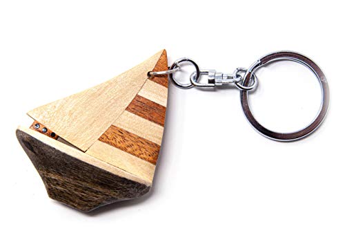 Schlüsselanhänger aus Holz - Segelboot von Cornelißen