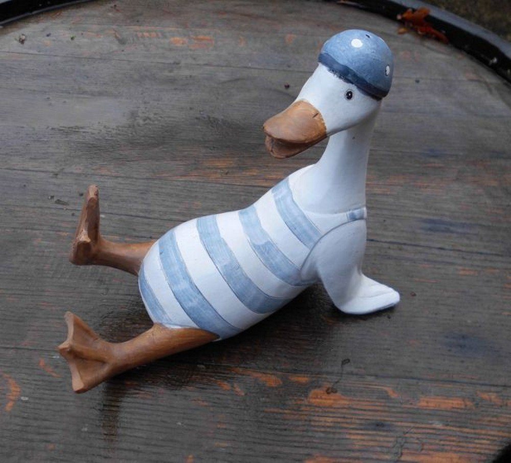 Deko-Impression Dekofigur Witzige Gans im Badeanzug Deko-Figur Statue Holz Handarbeit (1 St) von Deko-Impression