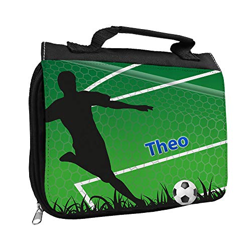 Kulturbeutel mit Namen Theo und Fußballer-Motiv mit Tor für Jungen | Kulturtasche mit Vornamen | Waschtasche für Kinder von Eurofoto