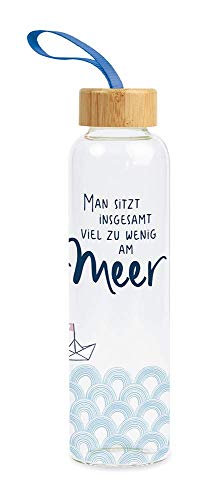 Grafik-Werkstatt Trinkflasche aus Glas mit lustigem Spruch | mit Griffschlaufe | 550 ml | Meer von Grafik-Werkstatt