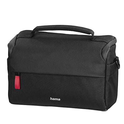 Hama Kameratasche Matera 130 (kompakte Fototasche, Kameratasche für Spiegelreflexkamera und Zubehör, Umhängetasche mit Schultergurt, Trolleyband und Zubehörfächern, recyceltes PET) schwarz von Hama
