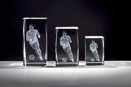 Henecka Fussball-Pokal, Glastrophäe 3D-Lasermotiv Fußball, Kristallglas, mit Blauer Geschenkbox, Größe 8 cm von Henecka