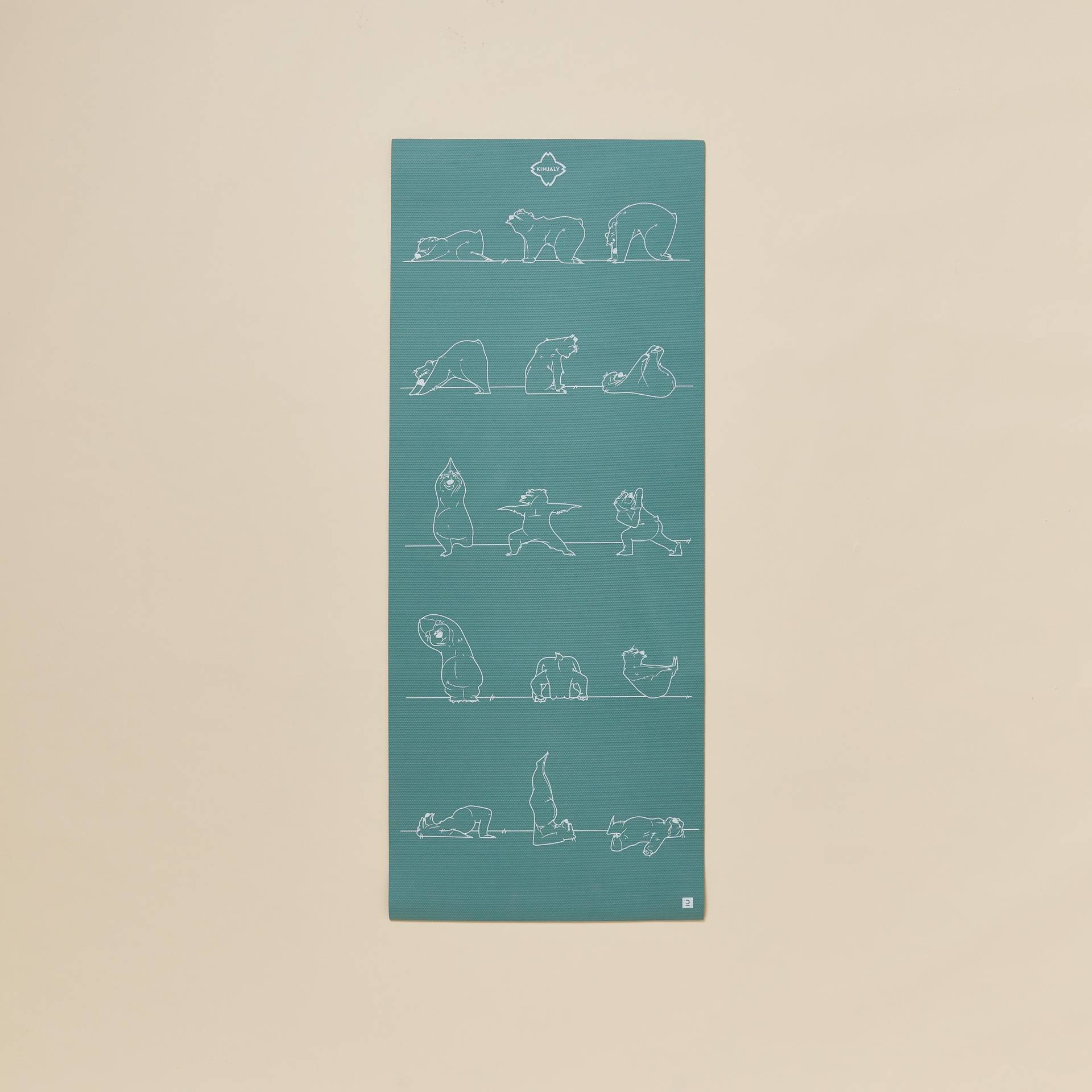 Yogamatte Kinder 150 cm × 60 cm × 5 mm - khaki mit Bärenprint von KIMJALY