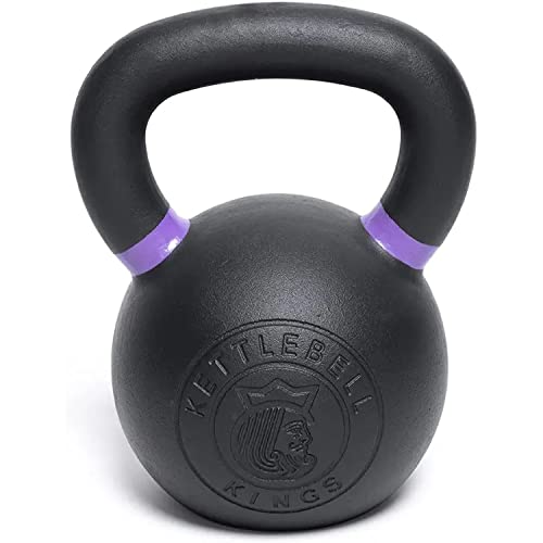 Kettlebell Kings Pulverbeschichtung Kettlebell Gewichte - Für Männer und Frauen - Rostbeständig, langlebig Gusseisen - Easy-Grip Griff Gewichtet in Kilogramm von Kettlebell Kings