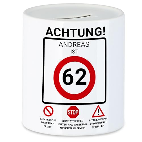 Kiddle-Design Spardose zum 62. Geburtstag Personalisiert, Verkehrsschild Geschwindigkeit 62, 62ter Geburtstag Geschenk Geldgeschenk Mann Frau, Sparschwein von Kiddle-Design