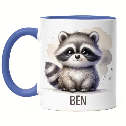 Kindertasse mit Namen Personalisiert, Personalisierte Tasse Kinder mit Waschbär, Namenstasse Waschbärtasse, Kinderbecher als Geschenk zur Taufe, Geburt Weihnachten - Tasse Blau von Kiddle-Design