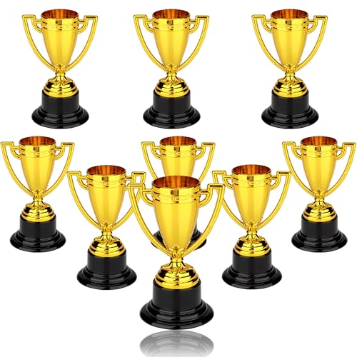 LVYOUIF Mini-Gold-Trophäen-Pokal für Kinder und Erwachsene, Kunststoff, Gold-Trophäen für Partygeschenke, Requisiten, Belohnungen, Sportgewinnpreise, Wettbewerbe, quadratisch, 8,4 cm, 9 Stück von LVYOUIF