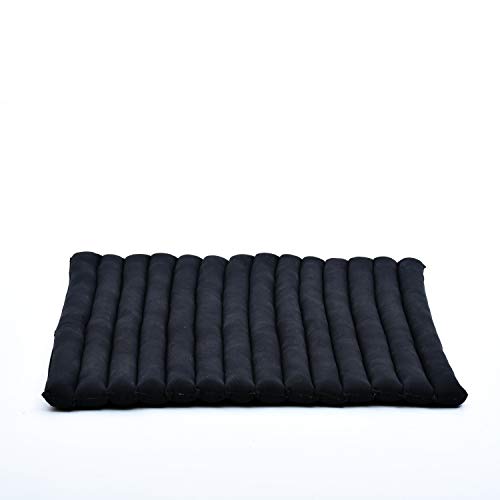 Leewadee Zabuton Rollbare Meditations-Matte Tragbare Sitzmatte Ökologisches Naturprodukt, Kapok, 70 x 70 cm, Schwarz von Leewadee