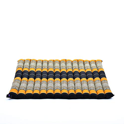 Leewadee Zabuton Rollbare Meditations-Matte Tragbare Sitzmatte Ökologisches Naturprodukt, Kapok, 70 x 70 cm, Schwarz Orange von Leewadee