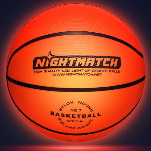 NIGHTMATCH Wasserdicht LED Leuchtbasketball - Offizielle Größe 7 - Komplettset - 2 Sensor aktivierte LED's für Spaß im Dunkeln - Für Klein & Groß - Leuchtender Basketball von NIGHTMATCH