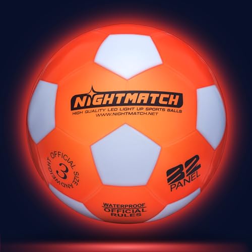 NIGHTMATCH LED Leuchtfußball - Offizielle Größe 3 - Ideal für Kinder - Komplettset - 2 sensor aktivierte LED's für Spaß im Dunkeln - Leuchtfussball, Leuchtball Kinder, Fussball leuchtend (Weiß/Orange) von NIGHTMATCH