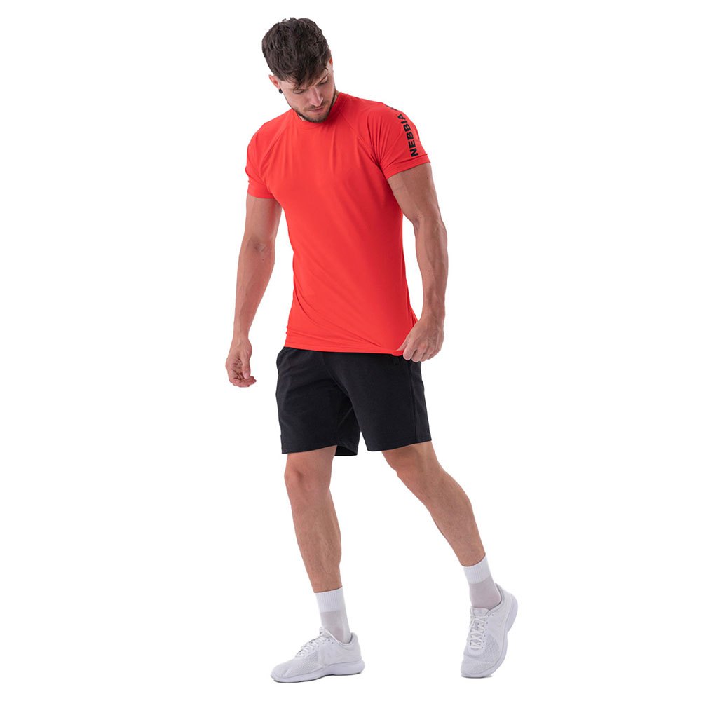 Nebbia Sporty Fit Essentials 326 Short Sleeve T-shirt Rot L Mann von Nebbia