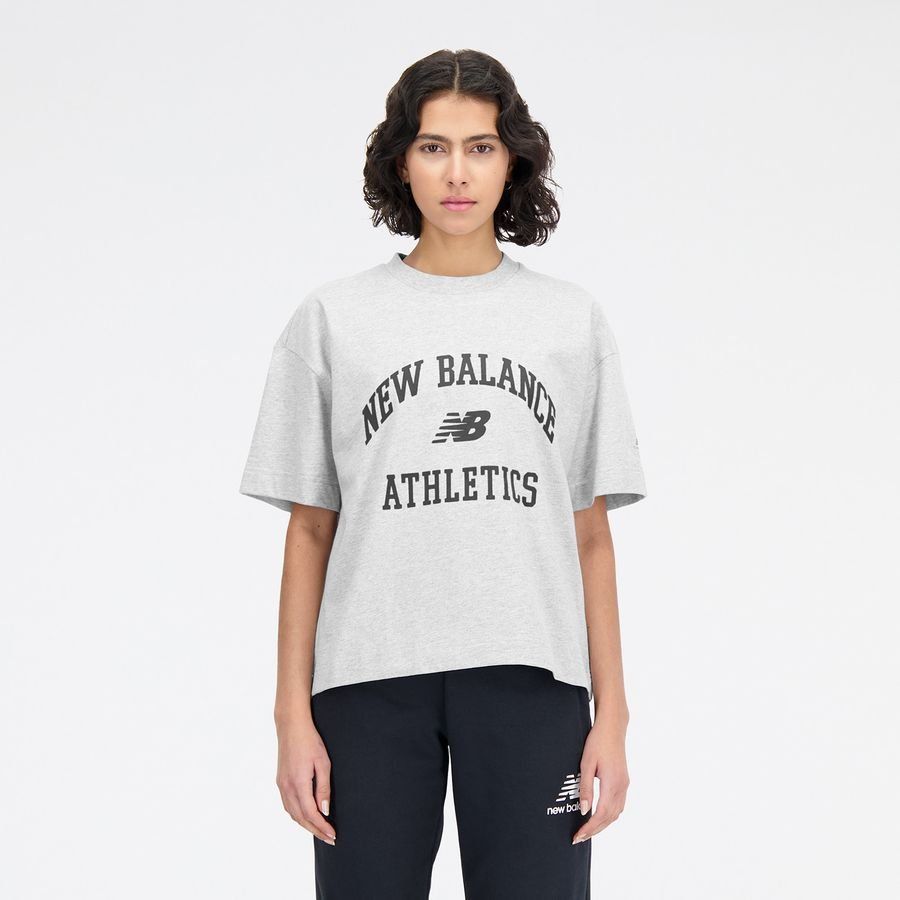 New Balance T-Shirt Athletics Varsity Boxy - Grau Damen von New Balance