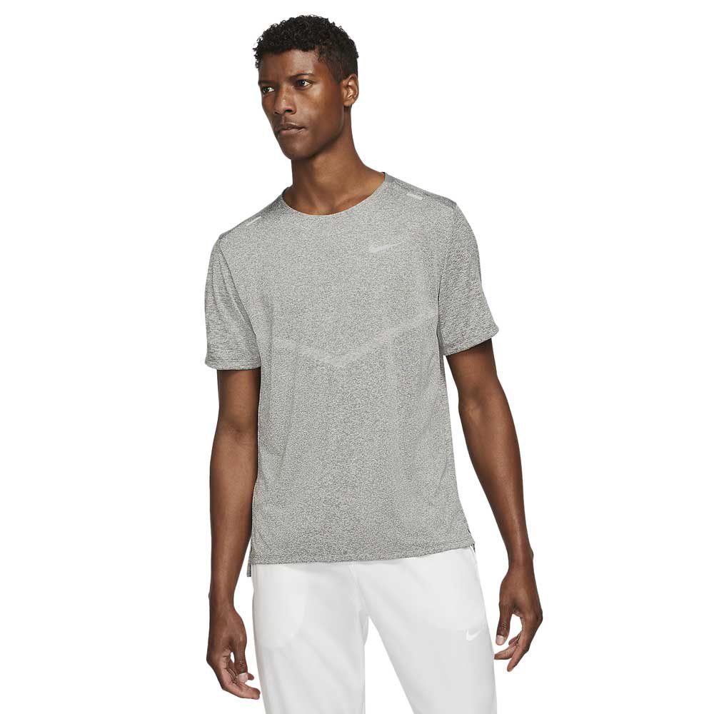 Nike Dri Fit Rise 365 Short Sleeve T-shirt Grau S / Regular Mann von Nike