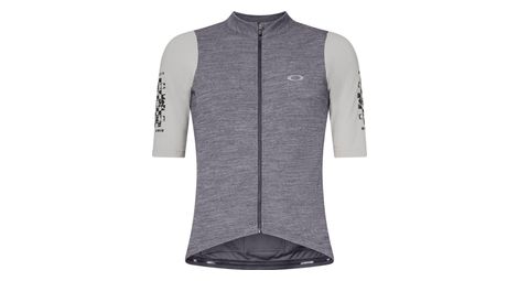 oakley off grid 2 0 kurzarm trikot grau herren von Oakley