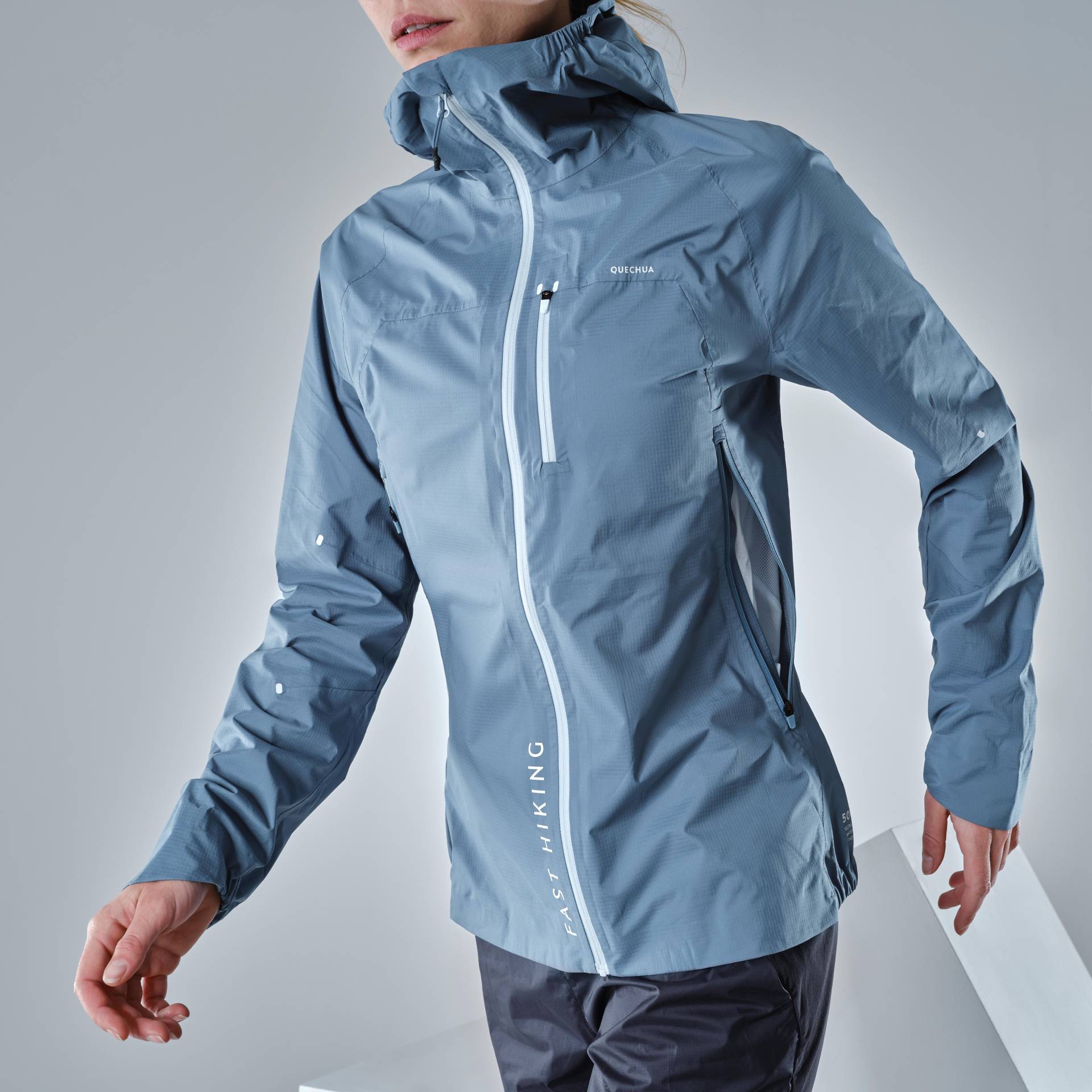 Regenjacke Damen wasserdicht ultraleicht Speed Hiking - FH500 Rain blau von QUECHUA