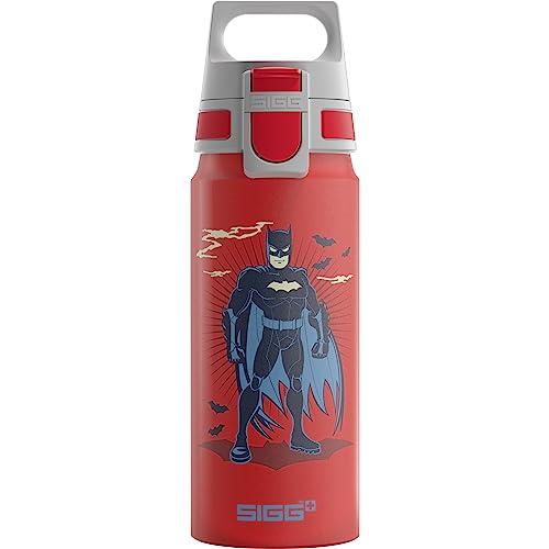 SIGG - Alu Trinkflasche Kinder - WMB ONE Batman Standing - Für Kohlensäurehaltige Getränke Geeignet - Auslaufsicher - Federleicht - BPA-frei - Klimaneutral Zertifiziert - Rot - 0,6L von SIGG