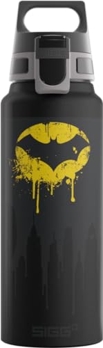 SIGG - Alu Trinkflasche - WMB Pathfinder Batman - Klimaneutral Zertifiziert - Für Kohlensäurehaltige Getränke Geeignet - Auslaufsicher - Federleicht - BPA-frei - Black mit Aufdruck - 1L von SIGG