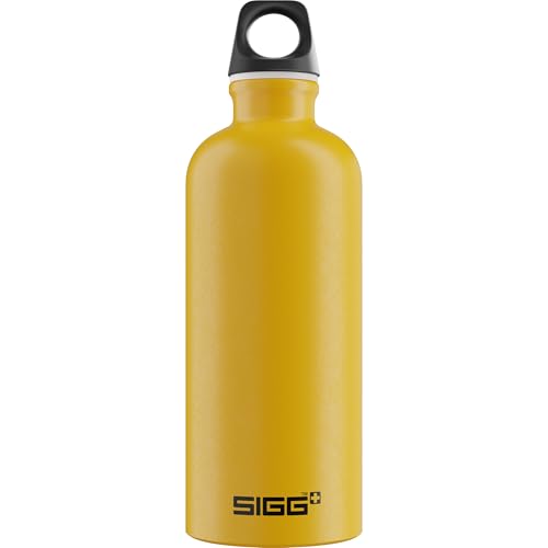 SIGG - Alu Trinkflasche - Traveller Mustard Touch - Klimaneutral Zertifiziert - Für Kohlensäurehaltige Getränke Geeignet - Auslaufsicher - Federleicht - BPA-frei - Gelb - 0,6L von SIGG