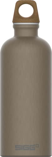 SIGG Traveller MyPlanet™ Lighter Plain Trinkflasche (0.6 L), klimaneutrale und auslaufsichere Trinkflasche, federleichte Trinkflasche aus Aluminium, Made in Switzerland von SIGG