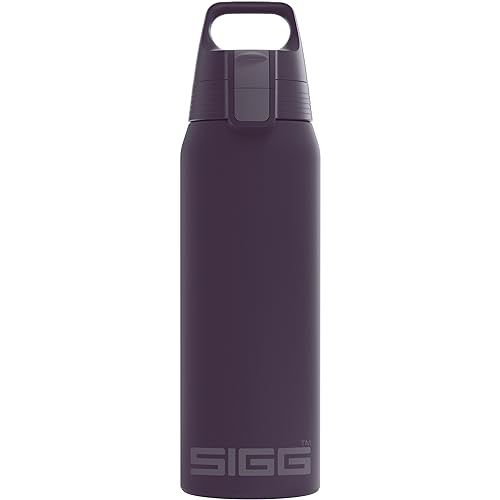 SIGG - Isolierte Trinkflasche - Shield Therm One Nocturne - Für kohlensäurehaltige Getränke geeignet - Auslaufsicher - Spülmaschinenfest - BPA-frei - 90% recycelter Edelstahl - Dunkel Violett - 0.75L von SIGG