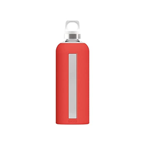 SIGG Star Scarlet Trinkflasche (0.5 L), schadstoffreie und auslaufsichere Trinkflasche, hitzebeständige Trinkflasche aus Glas mit Silikonhülle von SIGG