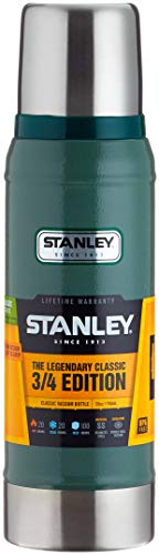 Stanley Legendary Classic Vakuum-Thermoskanne, 0.75 Liter, Hammertone Green, 18/8 Stainless Edelstahl, Integrierter Thermobecher, Doppelwandige Isolierung Isolierflasche Isolierkanne Kaffeekanne von STANLEY