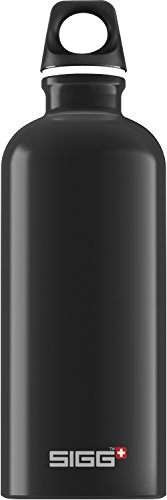 SIGG - Alu Trinkflasche - Traveller Schwarz - Klimaneutral Zertifiziert - Für Kohlensäurehaltige Getränke Geeignet - Auslaufsicher - Federleicht - BPA-frei - Schwarz - 0,6L von SIGG