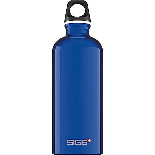 SIGG - Alu Trinkflasche - Traveller Dunkelblau - Klimaneutral Zertifiziert - Für Kohlensäurehaltige Getränke Geeignet - Auslaufsicher - Federleicht - BPA-frei - Dunkelblau - 0,6L von SIGG