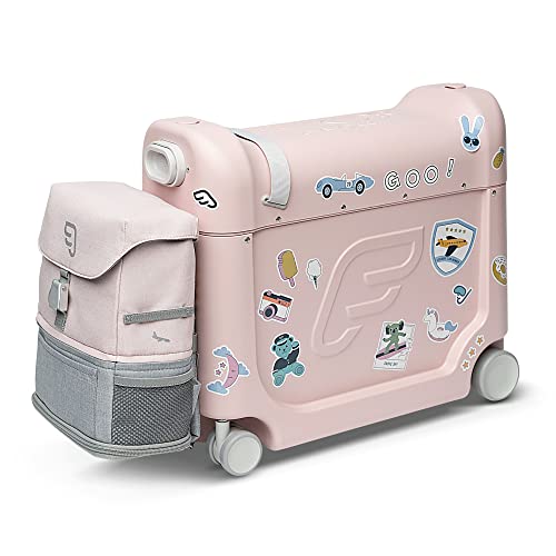 Stokke JetKids Reiseset, Pink - Enthält Aufsitzkoffer & Bordbett + Verstellbares, leichtes & erweiterbares Crew Backpack - Reiseutensilien für Kids - Ideal für Kinder von 3-7 Jahren von Stokke