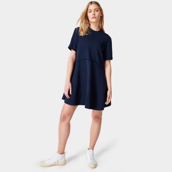 Revive T-Shirt Dress - Navy Blue von Sweaty Betty