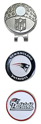 Team Golf NFL New England Patriots Kappenclip mit 2 Golfballmarkern, Golfkappen-Clip mit 2 abnehmbaren, doppelseitigen Emaille-Magnetballmarkern, lässt Sich leicht an Hüten befestigen von Team Golf