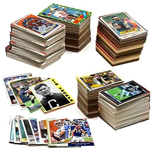 600 Fußballkarten inkl. Rookies, vielen Sternen und Hall-of-Famers. Lieferung in weißer Schachtel, ideal als Geschenk von Topps