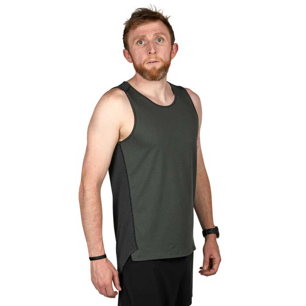 Ultimate Direction Cumulus Sleeveless T-shirt Grün L Mann von Ultimate Direction