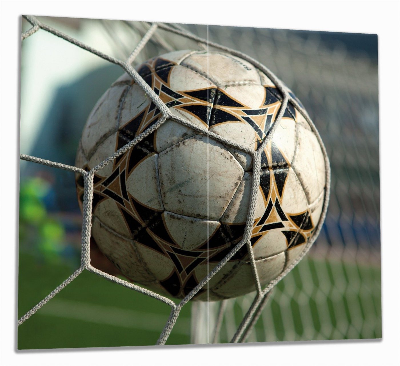 Wallario Herd-Abdeckplatte Fußball - Ball im Tor - Bolzplatz, ESG-Sicherheitsglas, (Glasplatte, 2 tlg., inkl. 5mm Noppen), verschiedene Größen von Wallario