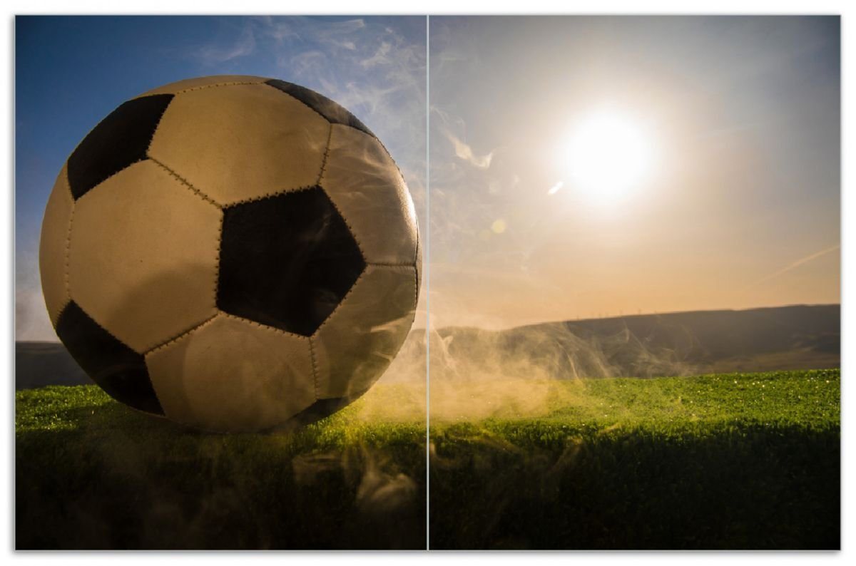 Wallario Herd-Abdeckplatte Fußball bei Sonnenuntergang, ESG-Sicherheitsglas, (Glasplatte, 2 tlg., inkl. 5mm Noppen), verschiedene Größen von Wallario