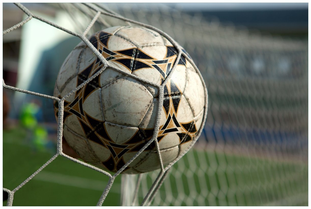 Wallario Wandfolie, Fußball - Ball im Tor - Bolzplatz, in verschiedenen Ausführungen von Wallario