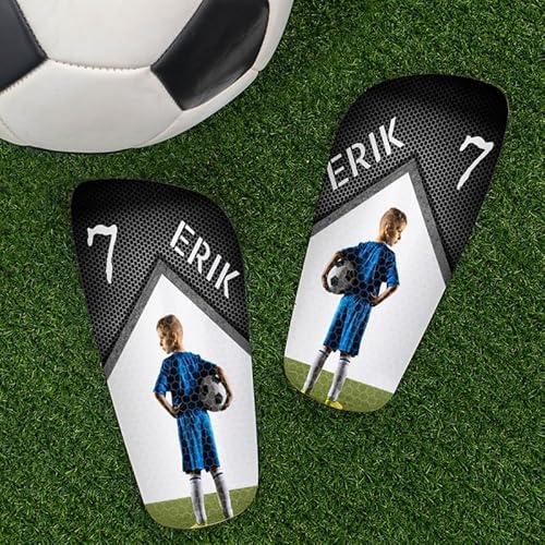 Wanapix | Personalisierte Fußball Schienbeinschoner Premium | Shinguards mit Foto und Text | Sechseckige Textur auf der Oberfläche | Iron - Größe M von Wanapix