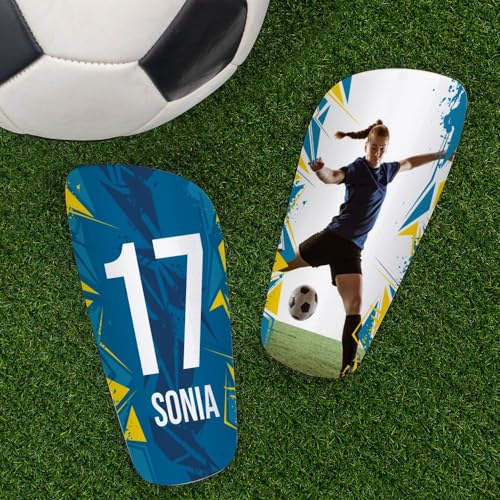 Wanapix | Personalisierte Fußball Schienbeinschoner Premium | Shinguards mit Foto und Text | Sechseckige Textur auf der Oberfläche | Yellow & Blue - Größe L von Wanapix
