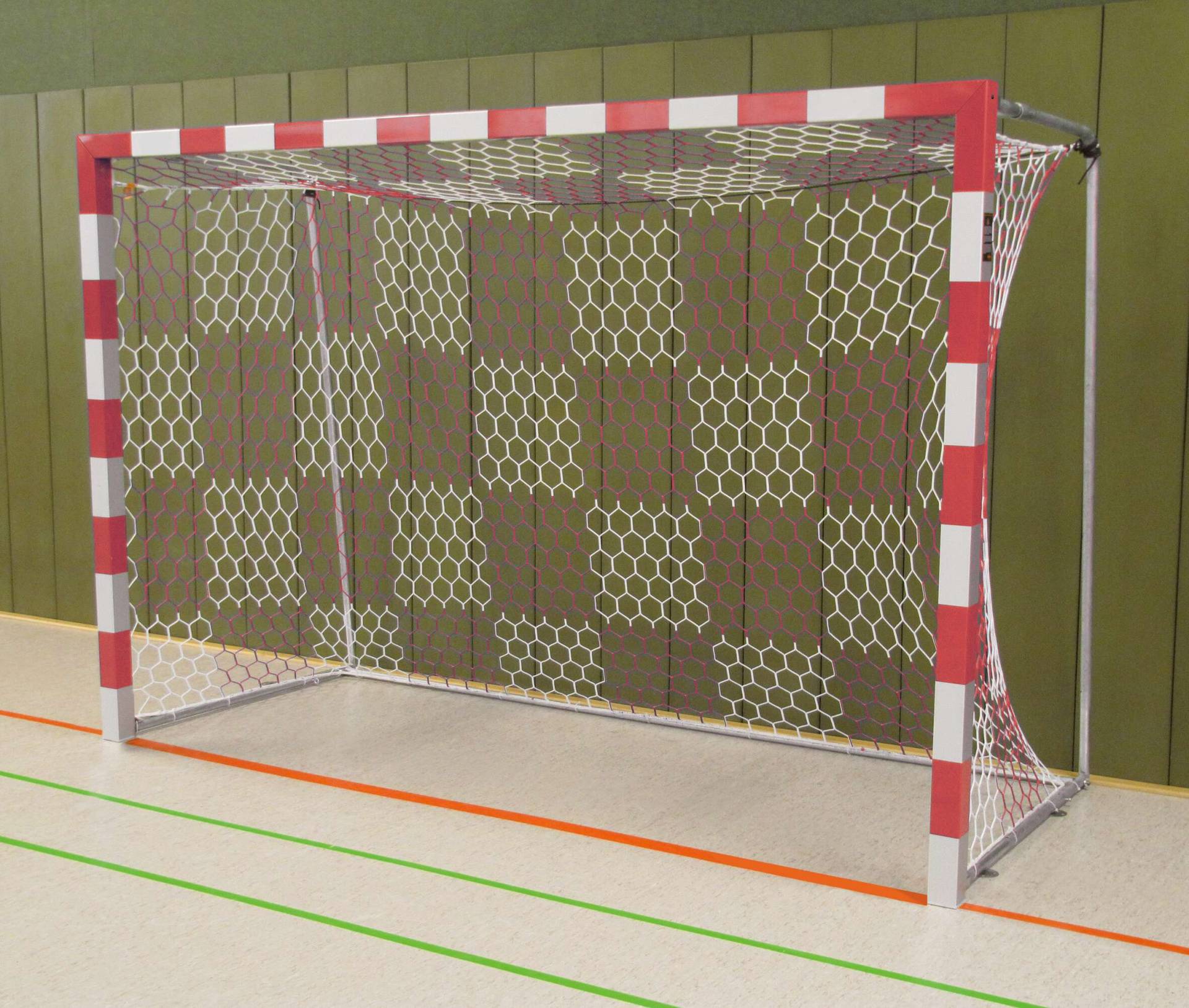Sport-Thieme Hallenhandballtor 3x2 m, frei stehend mit feststehenden Netzbügeln, Rot-Silber, Verschraubte Eckverbindungen von Sport-Thieme