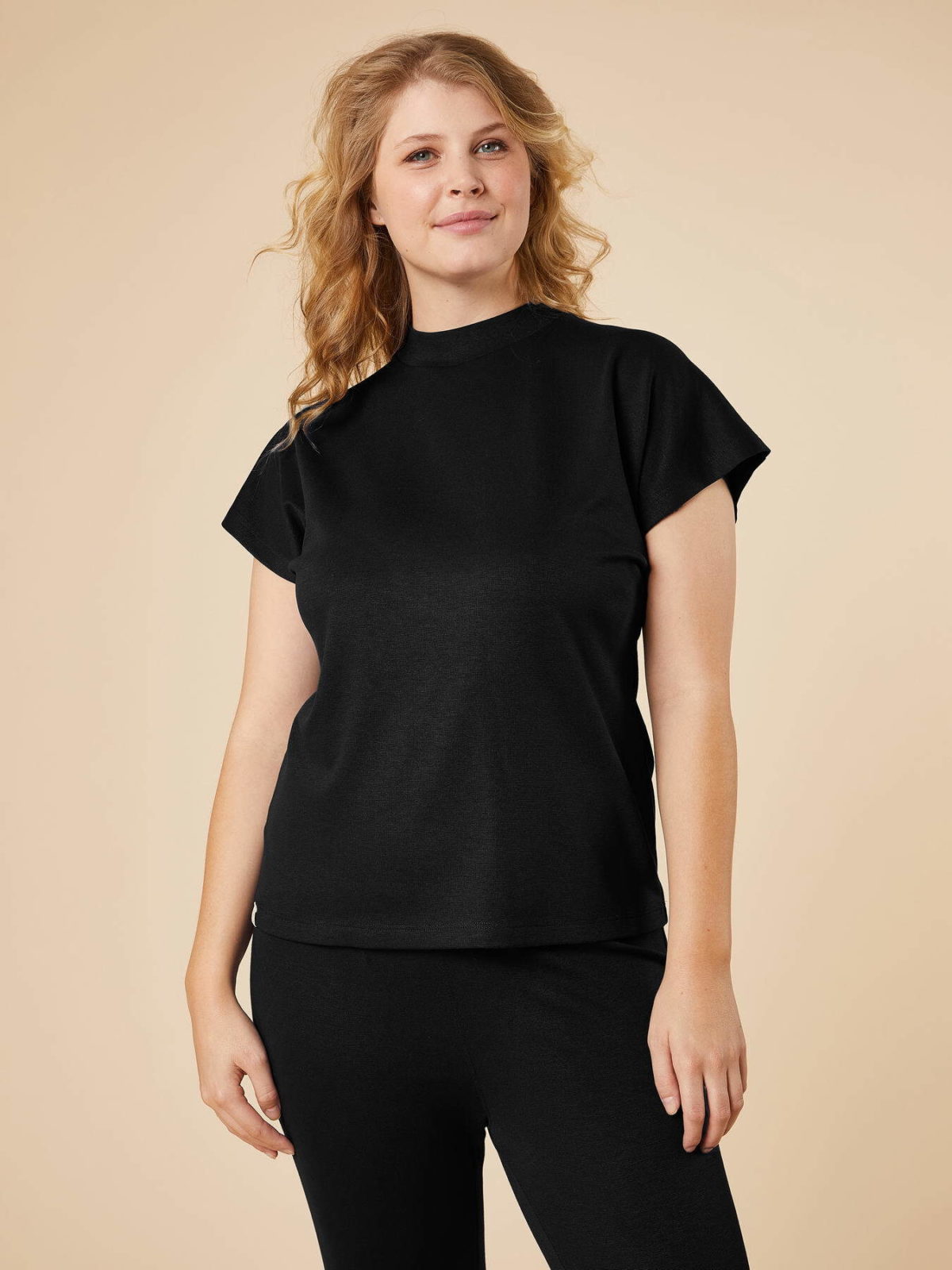 Lässiges Stehkragen-Shirt Bagala "Made in Germany" von chakrana