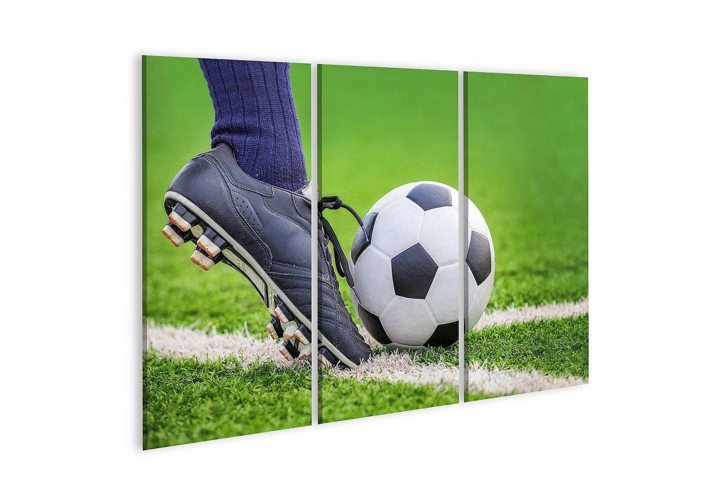 islandburner Leinwandbild Bild auf Leinwand Shoot A Soccer Ball mit seinen Füßen auf dem Fußball von islandburner